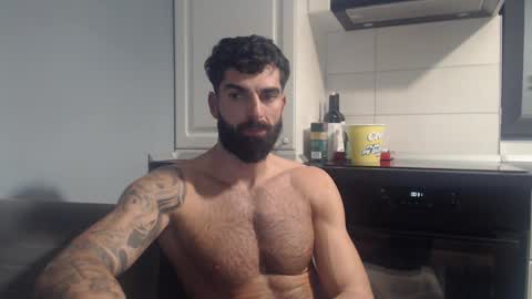 Snapshot of cuteeboy chatting on December 2025 10:29:02 PM cuteeboy online show from December 2025 10:29:02 PM