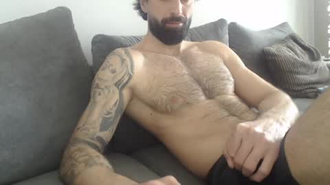 cuteeboy online show from April 2026 09:46:02 AM