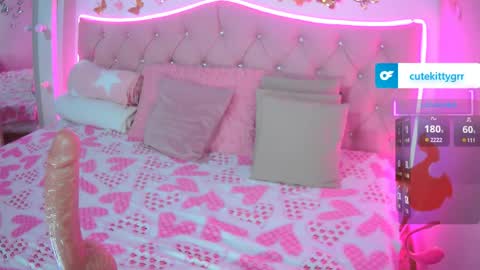 Snapshot of cuteee_kitty chatting on March 2026 11:28:02 PM Kitty online show from March 2026 11:28:02 PM