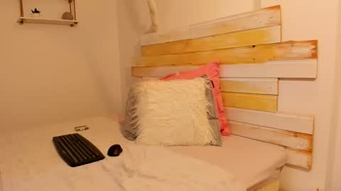 Snapshot of cuteeliza1 chatting on October 2025 07:08:01 AM cuteeliza1 online show from October 2025 07:08:01 AM