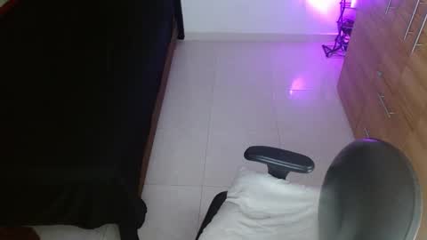 isabella online show from March 2026 03:18:01 PM