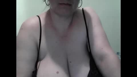 Jessy online show from October 2025 02:39:02 PM