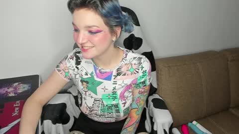 Snapshot of cutemetalgoddess chatting on December 2024 01:54:01 AM Alice online show from December 2024 01:54:01 AM