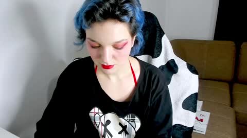 Snapshot of cutemetalgoddess chatting on December 2024 11:33:02 PM Alice online show from December 2024 11:33:02 PM