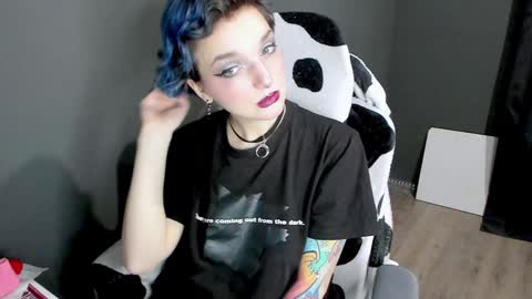 Snapshot of cutemetalgoddess chatting on January 2025 01:32:01 AM Alice online show from January 2025 01:32:01 AM