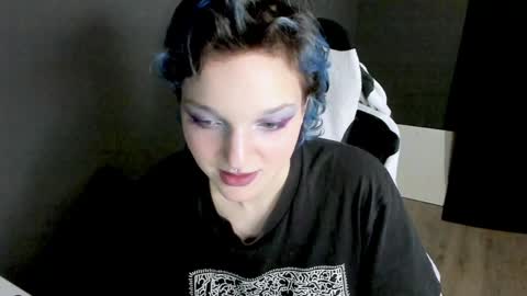 Snapshot of cutemetalgoddess chatting on January 2025 01:47:01 AM Alice online show from January 2025 01:47:01 AM