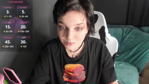 Snapshot of cutemetalgoddess chatting on February 2025 01:27:02 AM Alice online show from February 2025 01:27:02 AM