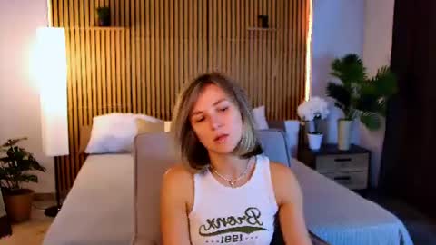 Snapshot of cutemirage chatting on June 2026 02:34:01 PM cutemirage online show from June 2026 02:34:01 PM