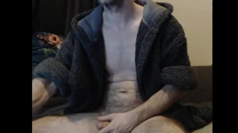 Snapshot of cutepetite chatting on April 2026 12:41:01 AM DominateMeXXX online show from April 2026 12:41:01 AM