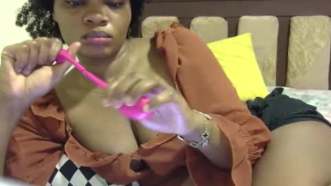 cutermilly online show from December 2024 09:17:01 AM