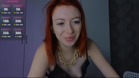 Snapshot of cuteroxyfoxyy chatting on July 2026 06:17:01 AM Roxy online show from July 2026 06:17:01 AM