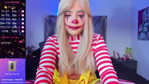 cutesarah_10 online show from December 2024 09:04:01 PM