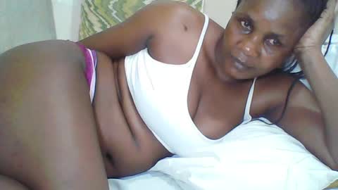 Snapshot of cutetinah chatting on June 2026 12:02:04 AM TAMARA online show from June 2026 12:02:04 AM