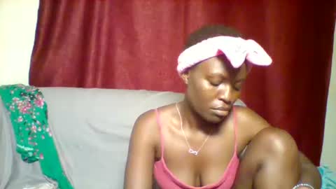 Snapshot of cutey_lunar chatting on January 2025 07:32:01 PM cutey_lunar online show from January 2025 07:32:01 PM