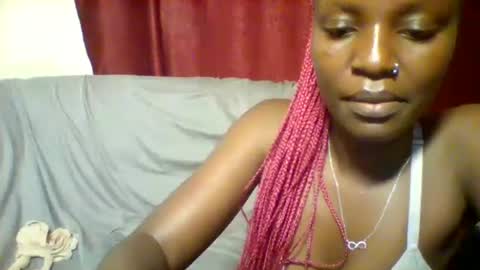 Snapshot of cutey_lunar chatting on February 2025 11:33:02 PM cutey_lunar online show from February 2025 11:33:02 PM