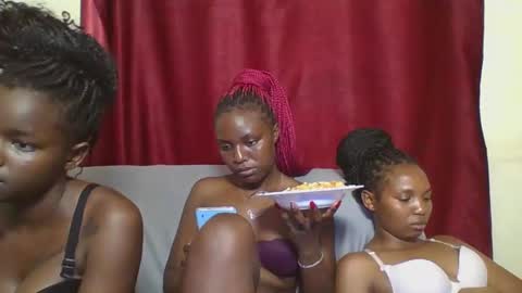 Snapshot of cutey_lunar chatting on February 2025 04:46:02 PM cutey_lunar online show from February 2025 04:46:02 PM