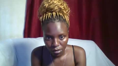 Snapshot of cutey_lunar chatting on March 2025 09:13:01 AM cutey_lunar online show from March 2025 09:13:01 AM