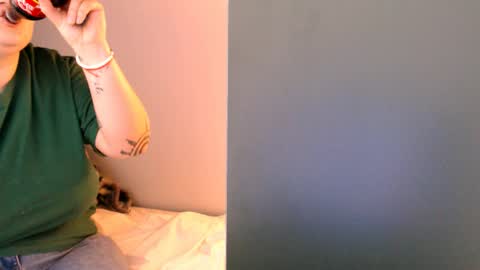 Snapshot of cutie_florence chatting on May 2026 06:10:02 AM Sophie Lilith online show from May 2026 06:10:02 AM