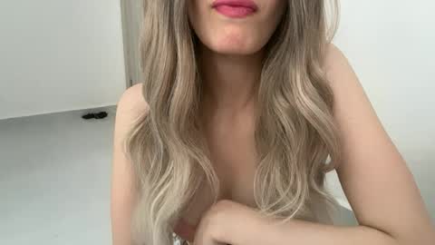 Snapshot of cutie_n111 chatting on April 2026 01:56:02 PM Call me cutie online show from April 2026 01:56:02 PM