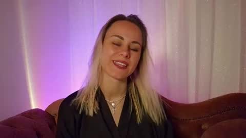 Snapshot of cutie_xoxo_ chatting on July 2026 09:00:02 AM cutie_xoxo_ online show from July 2026 09:00:02 AM
