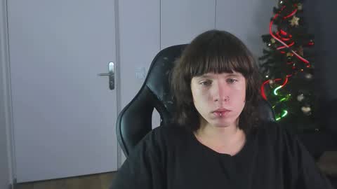 cutiekai_ online show from December 2025 10:06:02 PM