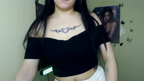 Snapshot of cutielady_ chatting on February 2026 07:51:01 AM Emma online show from February 2026 07:51:01 AM