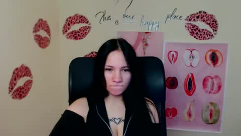 Snapshot of cutielady_ chatting on April 2026 12:15:01 PM Emma online show from April 2026 12:15:01 PM