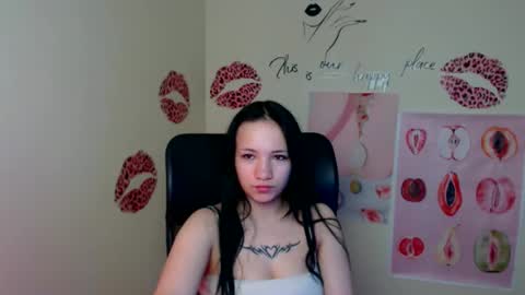 Snapshot of cutielady_ chatting on April 2026 04:28:02 AM Emma online show from April 2026 04:28:02 AM