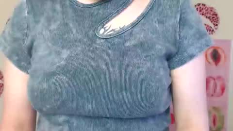 Snapshot of cutielady_ chatting on May 2026 12:11:02 PM Emma online show from May 2026 12:11:02 PM