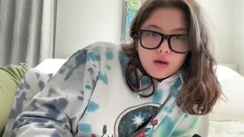 Snapshot of cutieoggg420 chatting on October 2025 02:40:01 PM Cutieoggg420 online show from October 2025 02:40:01 PM
