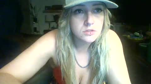 Snapshot of cutiiekaylss chatting on June 2026 06:14:01 AM cutiiekaylss online show from June 2026 06:14:01 AM