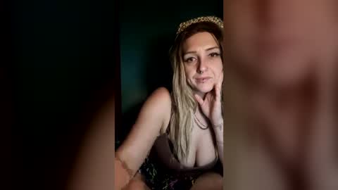 Snapshot of cutiiekaylss chatting on July 2026 07:24:02 AM cutiiekaylss online show from July 2026 07:24:02 AM