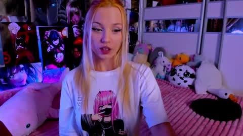 Snapshot of cuttie_ponyy chatting on December 2024 09:39:01 PM Nora online show from December 2024 09:39:01 PM