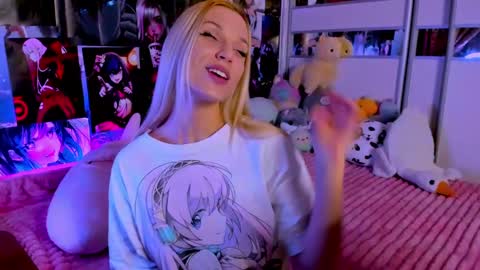 Snapshot of cuttie_ponyy chatting on December 2024 12:37:01 AM Nora online show from December 2024 12:37:01 AM