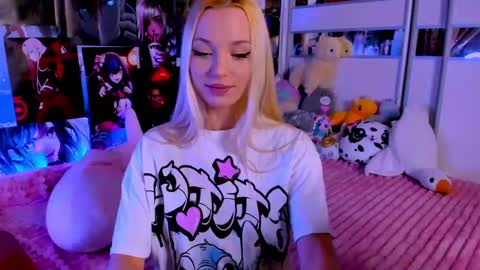 Snapshot of cuttie_ponyy chatting on December 2024 09:31:02 PM Nora online show from December 2024 09:31:02 PM