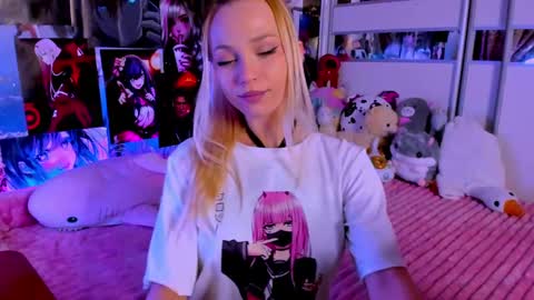 Snapshot of cuttie_ponyy chatting on February 2025 09:26:02 PM Nora online show from February 2025 09:26:02 PM