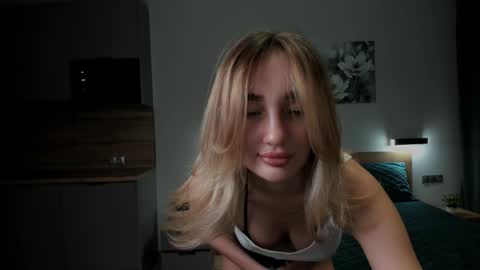 Snapshot of cuttiechloe chatting on December 2024 11:08:02 PM CuttieChloe online show from December 2024 11:08:02 PM