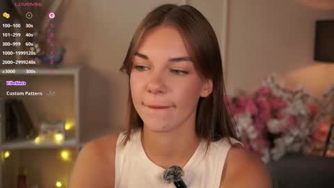 Cwen online show from September 2025 07:26:01 PM