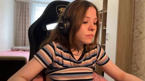 Snapshot of cyber_shawty chatting on April 2026 01:59:02 PM cyber_shawty online show from April 2026 01:59:02 PM