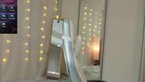 EMILY online show from January 2025 06:53:02 PM