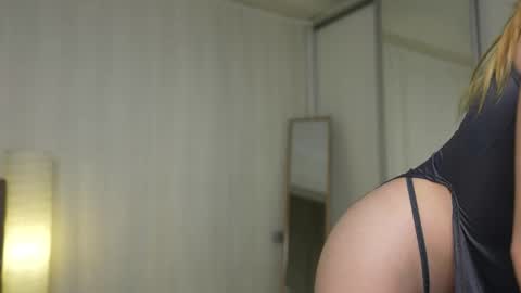 EMILY online show from September 2025 05:15:02 PM