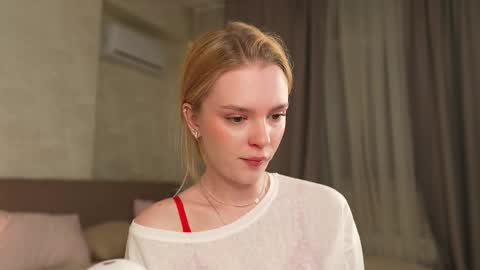 EMILY online show from October 2025 03:42:01 PM