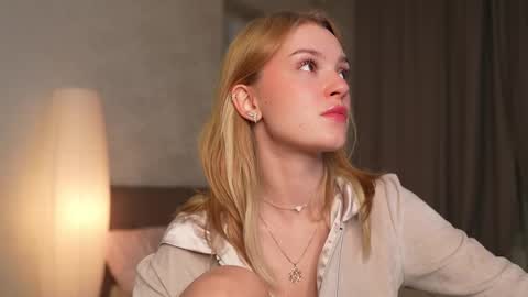 EMILY online show from October 2025 06:29:01 PM