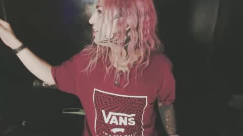 Nikki online show from October 2025 01:04:02 AM