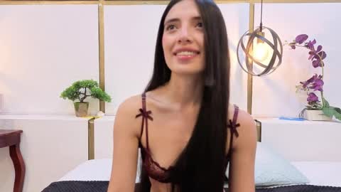 Snapshot of cynthia1fox chatting on April 2026 02:01:01 AM Cynthia1fox online show from April 2026 02:01:01 AM