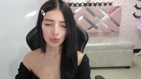 Snapshot of cynthia_ch chatting on October 2025 03:43:02 AM CINTIA ARAUJO online show from October 2025 03:43:02 AM