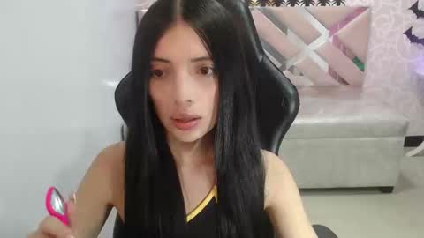 Snapshot of cynthia_ch chatting on October 2025 10:43:02 PM CINTIA ARAUJO online show from October 2025 10:43:02 PM