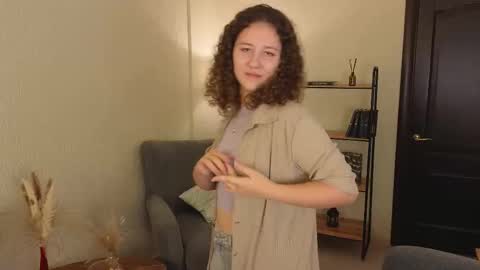 Snapshot of cynthia_myers chatting on October 2025 02:07:01 PM Lola online show from October 2025 02:07:01 PM