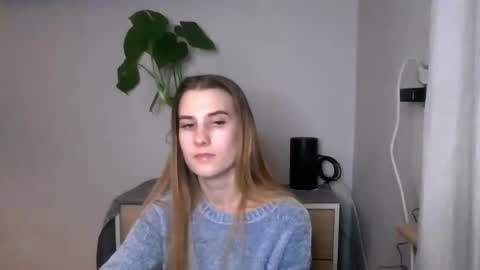 Snapshot of cyntianatural chatting on December 2024 03:48:02 PM CyntiaNatural online show from December 2024 03:48:02 PM