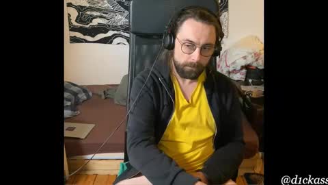 Snapshot of d1ckass chatting on February 2025 04:04:01 PM d1ckass online show from February 2025 04:04:01 PM